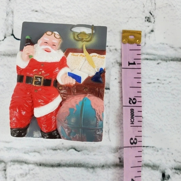 1997 Santa Globe Magnet Coca Cola 90s Vintage Collectable Magnet 27 - Picture 8 of 8